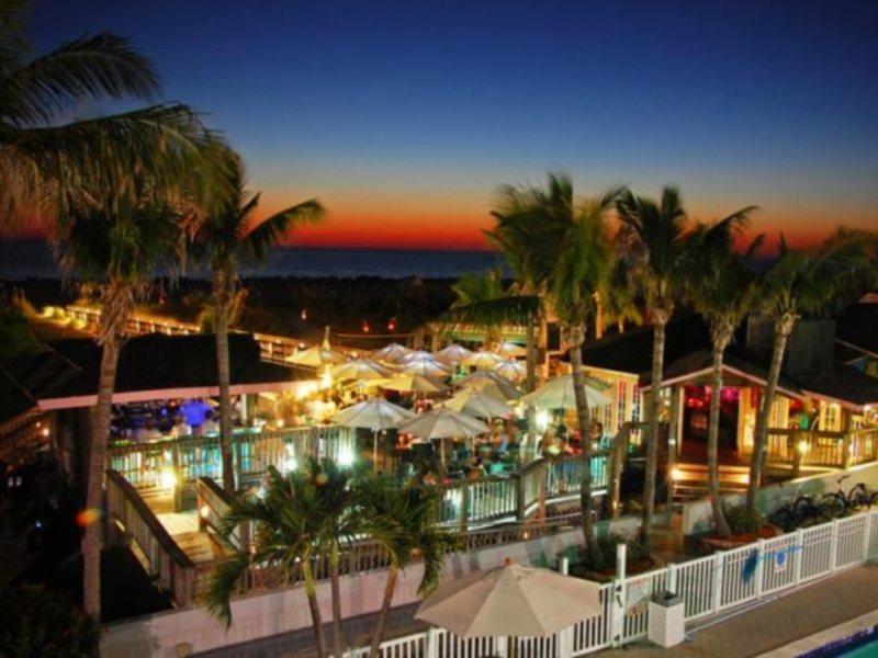 The Beachcomber St. Pete Beach Resort & Hotel Екстер'єр фото
